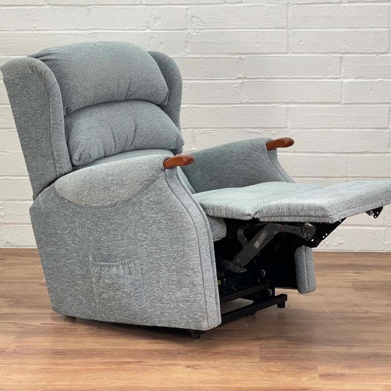 Reconditioned- Celebrity Westbury Dual Motor Riser Recliner Chair 