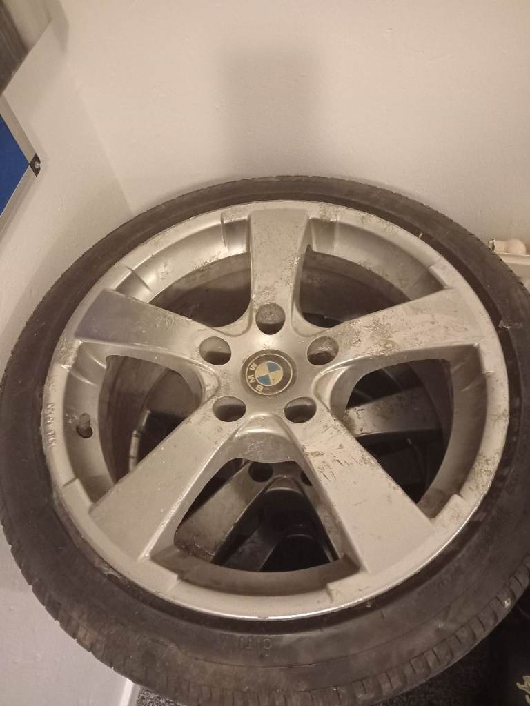 BMW series 5 alloy trims and tyres