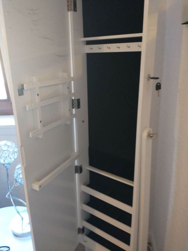 Mirror jewellery cabinet 