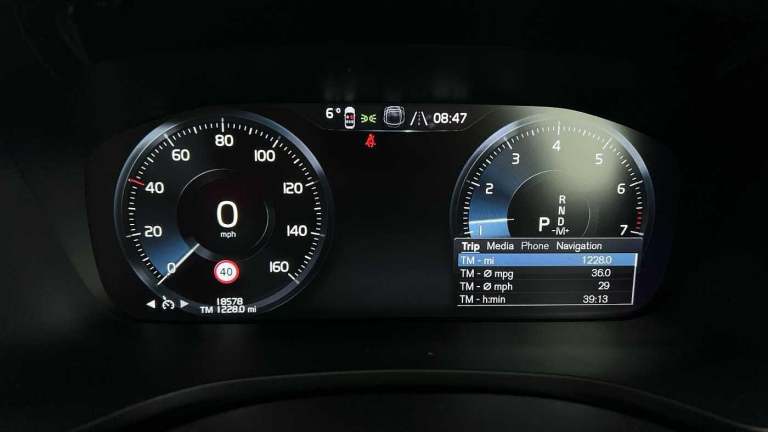 2021 Volvo V60 Momentum, B3 mild hybrid ESTATE Petrol/Electric Hybrid Automatic