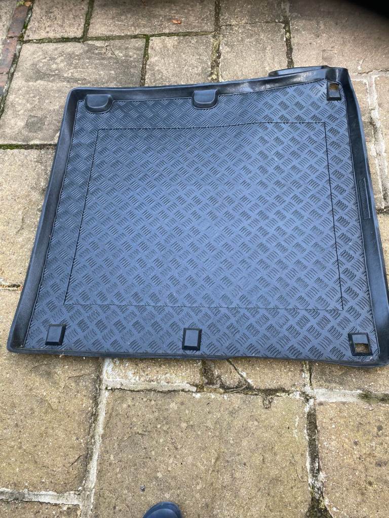 E Class Mercedes Estate Ruuberised boot liner