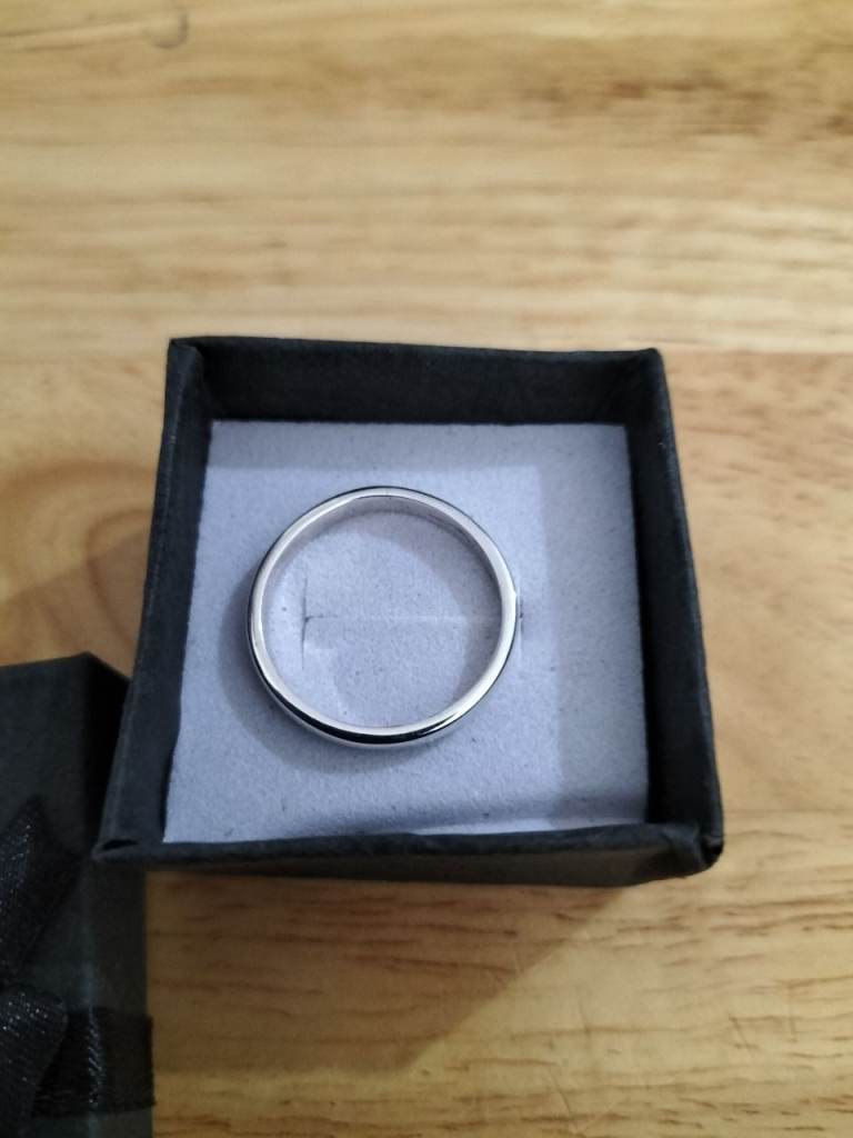  sterling silver plain wedding band rings are made in the UK size N