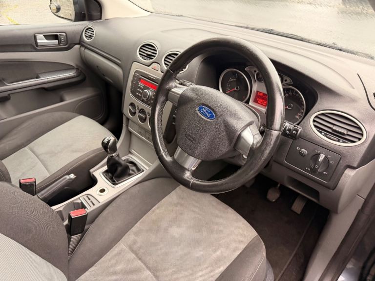 Selling my Ford Focus Urgently 