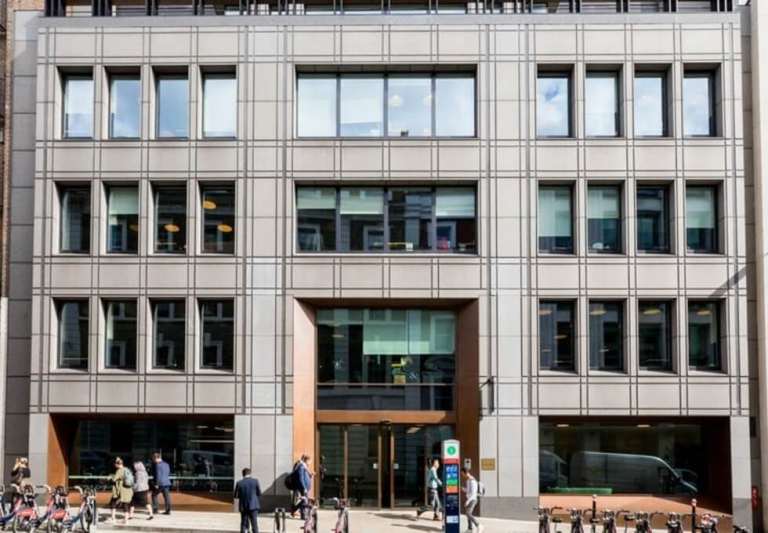 3 to 50 Person Private Offices to rent in *Mansion House*, London EC4N - Creative Style Building