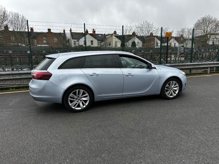 Vauxhall Insignia Estate  ( ULEZ Free ) 1.5 Diesel 2016 Parking Sensors & Low Mileage