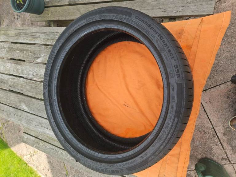 255/35/19  Continental Runflat