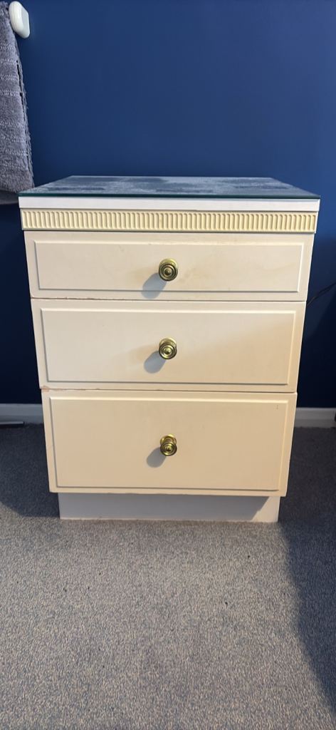 Bedside drawers 