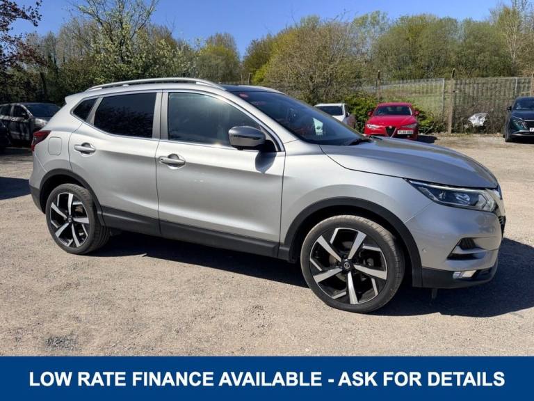 2018 Nissan Qashqai 1.3 DIG-T TEKNA PLUS+ 140 BHP + SAT NAV + GLASS SUNROOF + HEATED LEATHER Petr...
