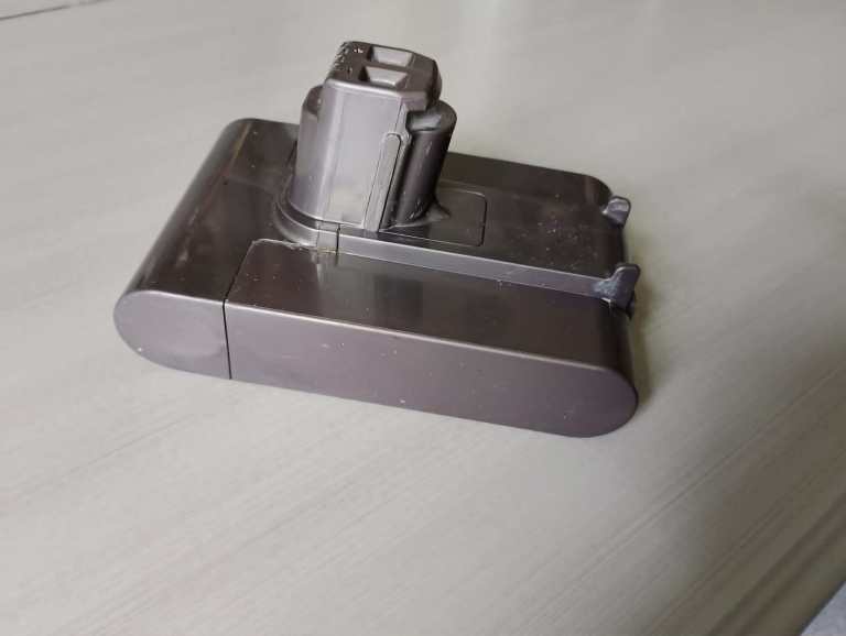 Genuine Dyson DC31 Battery – Holds Small Charge 