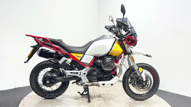 Moto Guzzi V85 TT EVOCATIVE 2019 ONLY 6K ADVENTURE BIKE NEW MOT VERY CLEAN