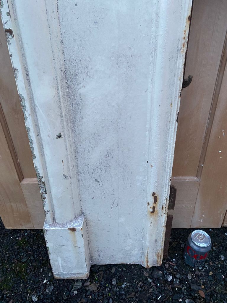 Large Victorian / Edwardian cast iron fireplace 