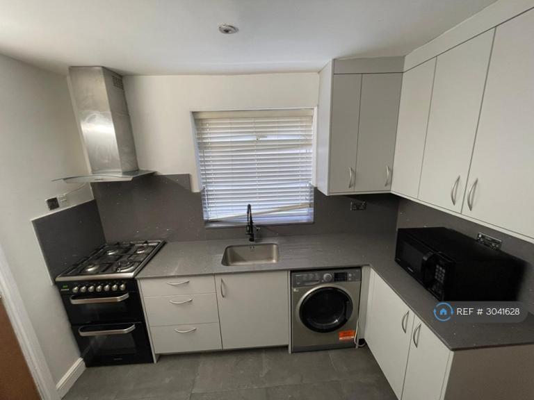 3 bedroom flat in Station Road, Harrow, HA1 (3 bed) (#3041628)