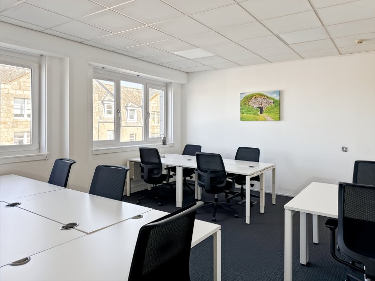 Aberdeen - AB251HF \ Hot Desk in a Ready-to-Use Coworking Space