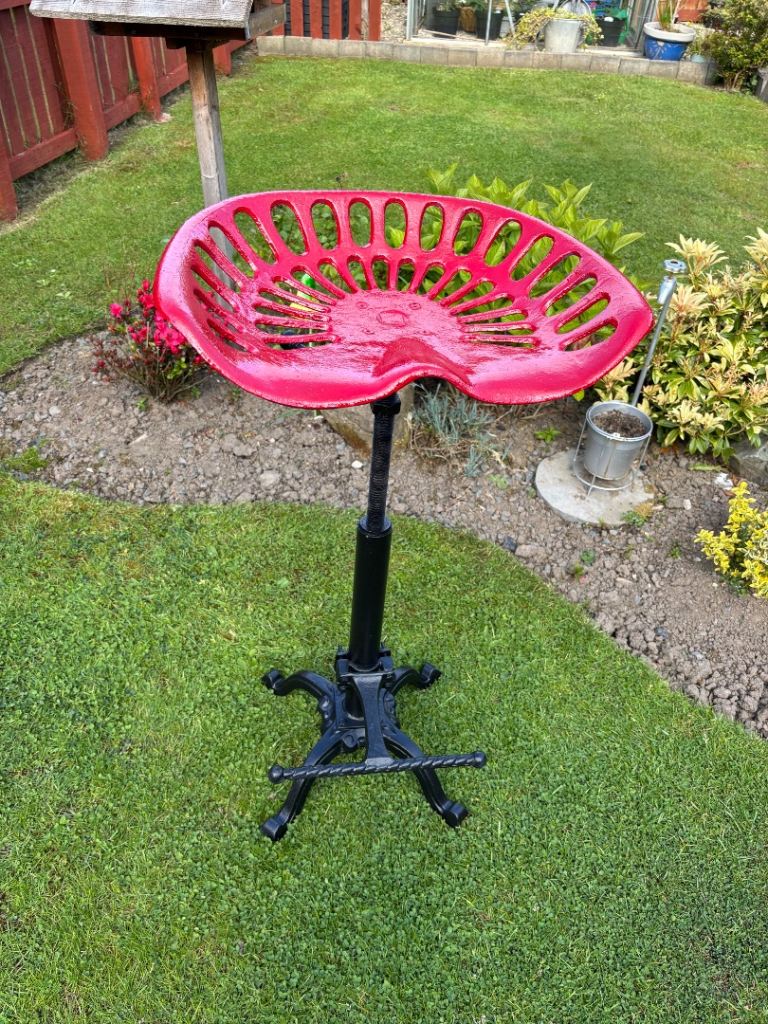 Cast Iron Tractor seat stool, ideal for man cave, bar etc