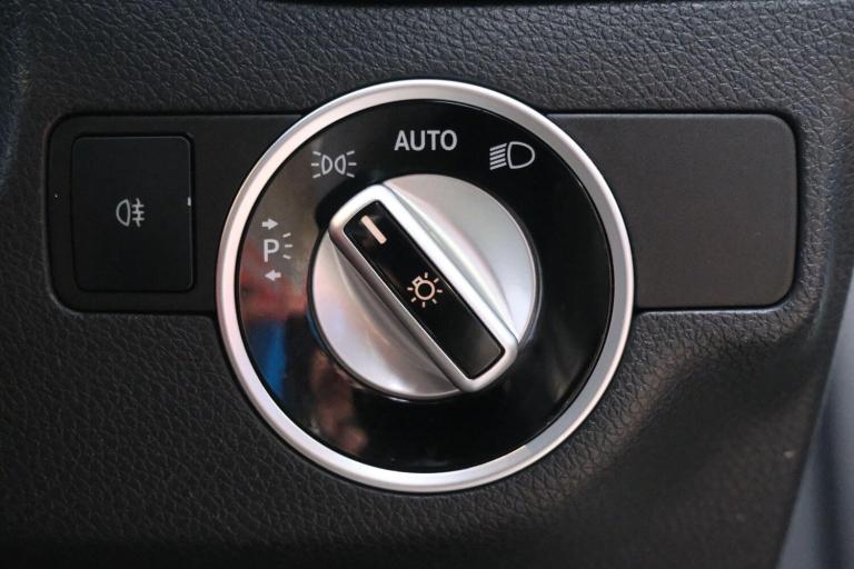  Mercedes-Benz A-Class 1.6 A180 BlueEfficiency Sport Hatchback 5dr Petrol 7G-DCT Euro 6 (s/s) (12...