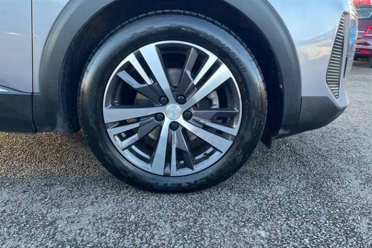 2022 Peugeot 5008 1.5 BlueHDi Allure Premium+ 5dr HATCHBACK DIESEL Manual