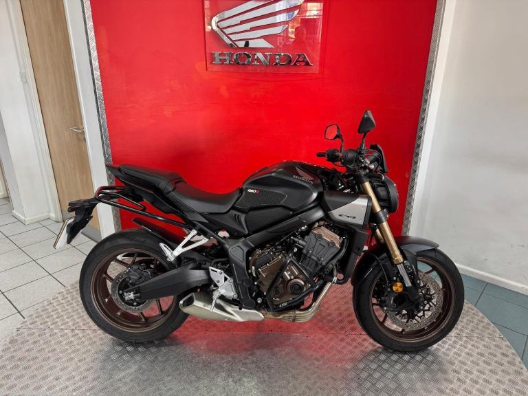 2025 '25' Honda CB650R E-Clutch