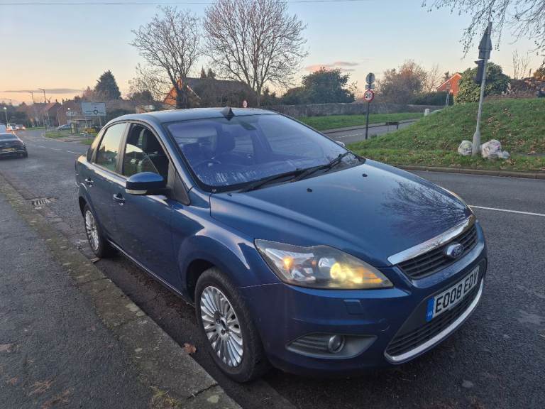 Ford Focus Automatic Saloon 2008