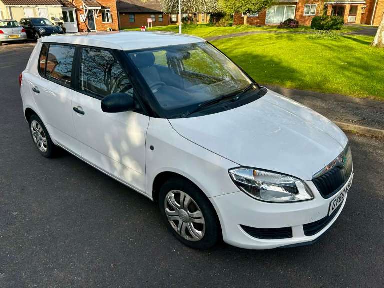 2010 Skoda Fabia 1.2 S 12V, 5 Door, Petrol, Manual, Metallic White, Long MOT Feb 2027