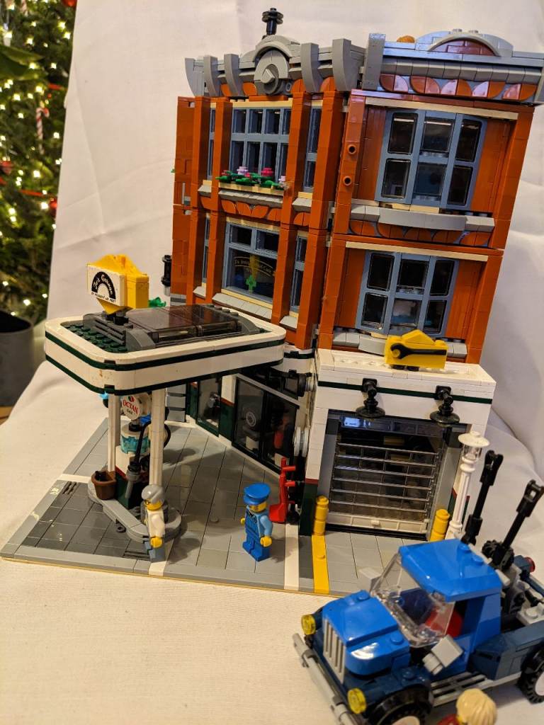 LEGO  Creator Expert - Corner Garage (10264)
