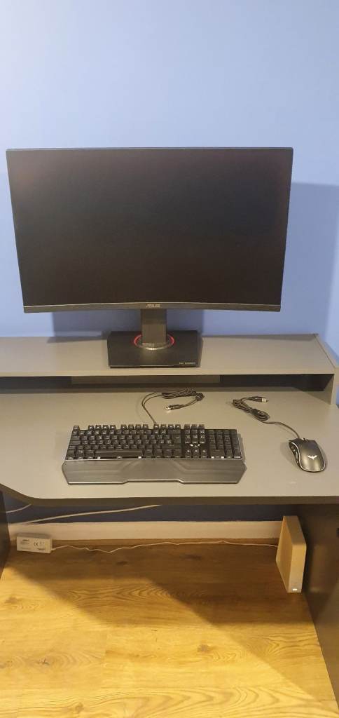 ASUS TUF Gaming Curved 144hz Monitor – Black, Good Condition