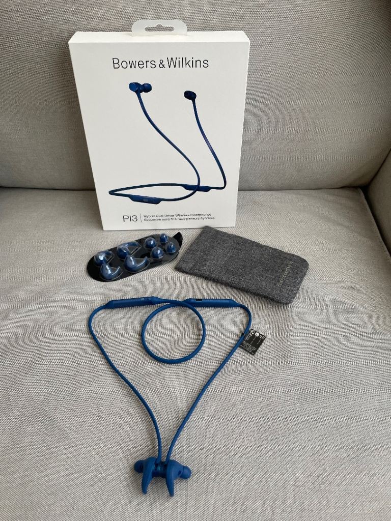 Bowers & Wilkins pi3 wireless headphones in-ear