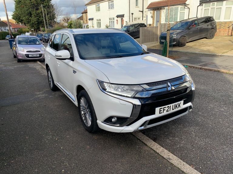 Mitsubishi, OUTLANDER, Estate, 2021, 2360 (cc) White