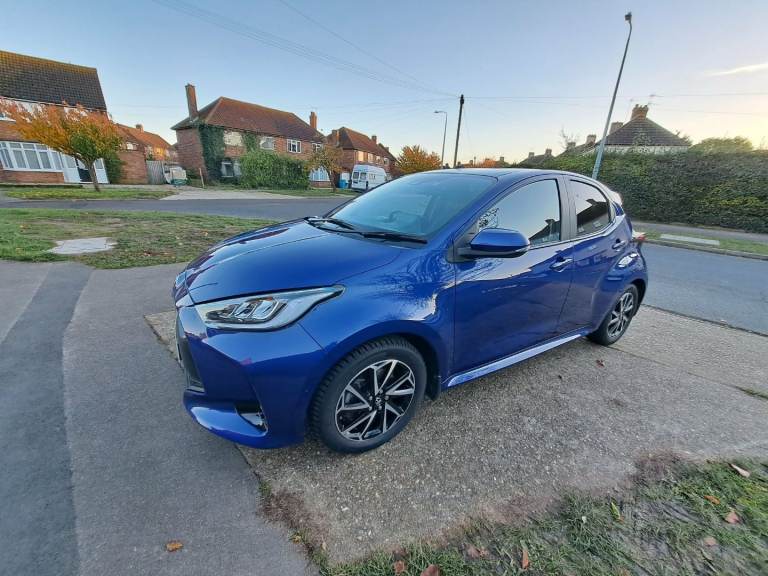 Toyota Yaris Hybrid 2022 low mileage 