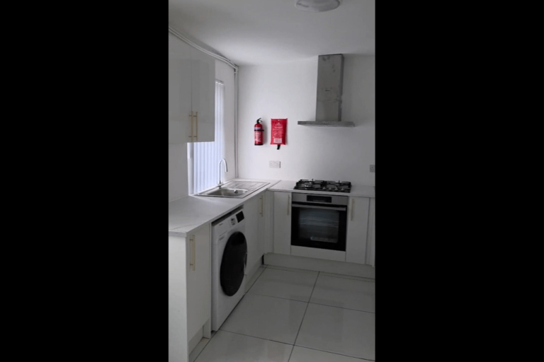 3 Bedroom House to Rent in Bootle