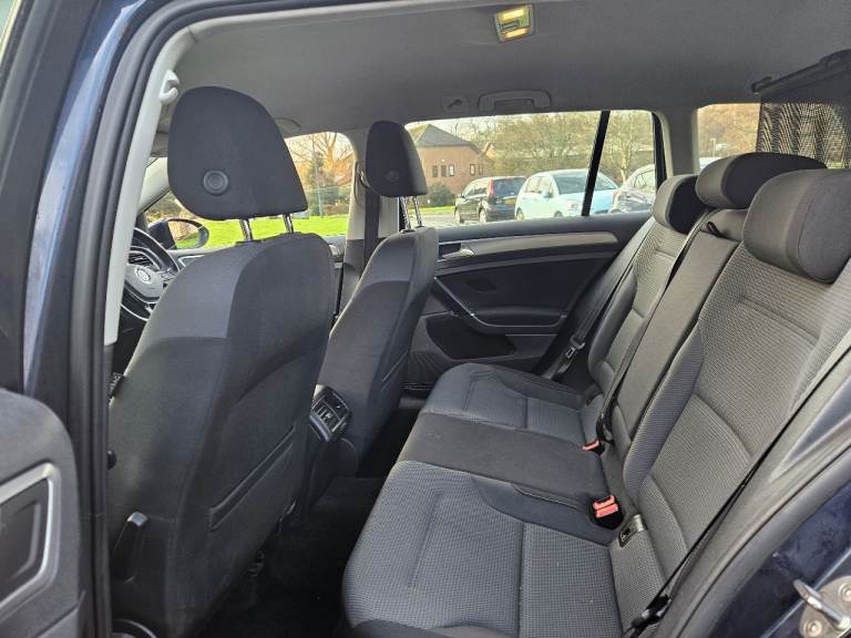 Volkswagen golf 1.6tdi bluemotion technology economy model estate £20 ayear tax FSH