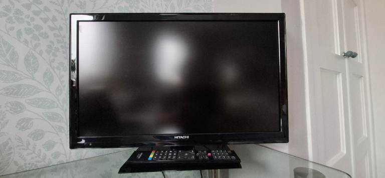 HITACHI 22" Colour T.V with integrated DVD Payer