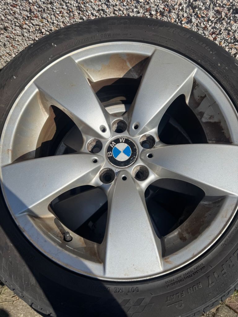 4 x BMW alloy wheels 17’ with tyres 