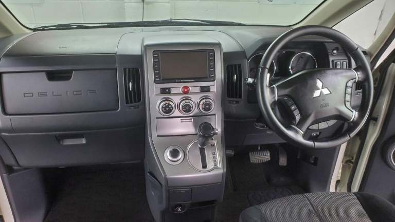 Mitsubishi delica d5 in white automatic 4wd 7 seater fresh japanese import 2008