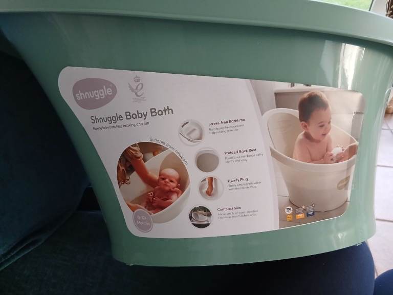 Shnuggle Baby Bath  with Stand - Brand New