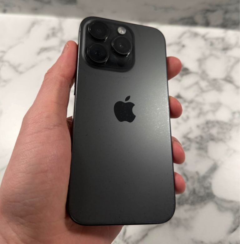 iPhone 15 pro, 128gb 95% battery health