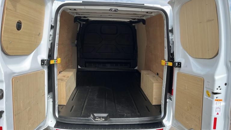 2023 Ford Transit Custom TRANSIT CUSTOM 300 L2 H1 DIESEL FWD  2.0 Eco Blue 130ps Low Roof Van Die...