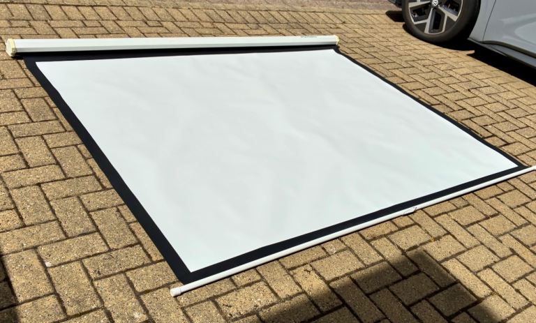 Projector Screen 