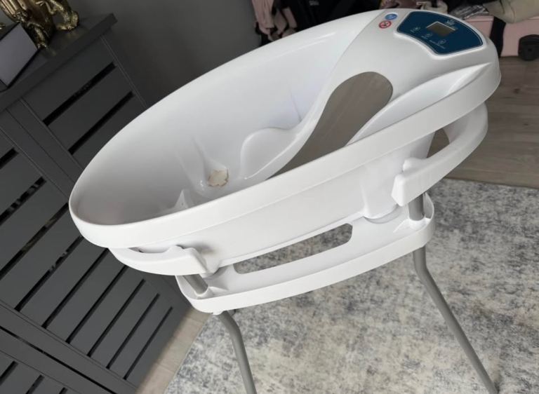 Aquascale V3 Baby Bath Tub with Stand 