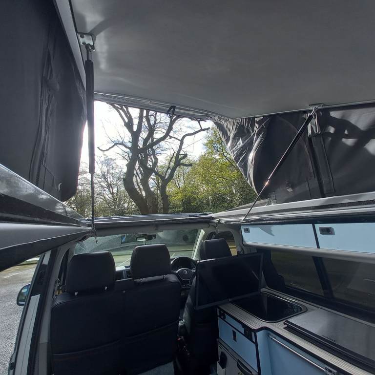 Volkswagen Campervan Highline Transporter T6 (VW Camper, Gas Free, lithium, diesel heat, low miles)