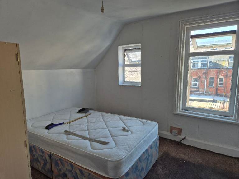 En suite Rooms to rent ready now! NO DEPOSIT ALL BILLS INCLUDED. ~ £50 off the First Month