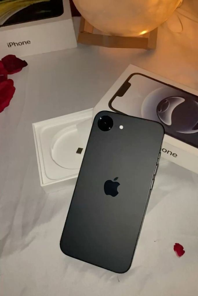 iPhone 16e