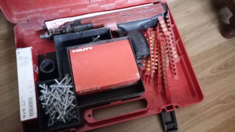Hilti DX36M heavy duty nail gun