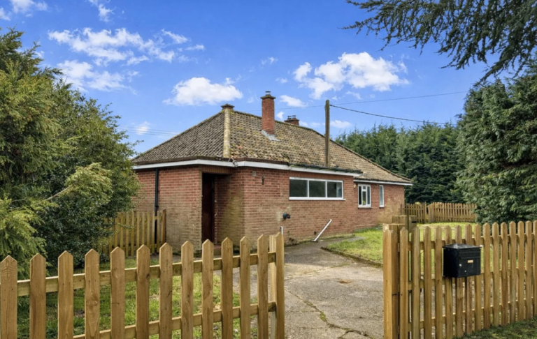 Detached Bungalow in Rural Setting – Approximately 6 Miles from Norwich