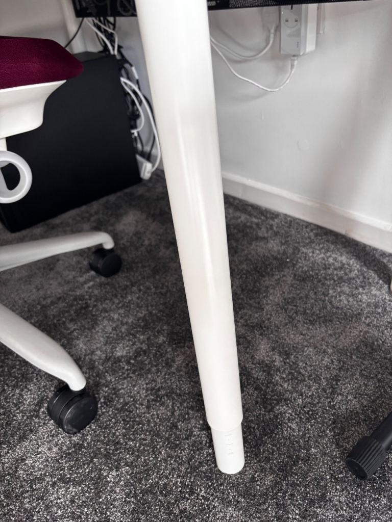 Beige Table with Height-Adjustable Legs – 120 × 60 cm