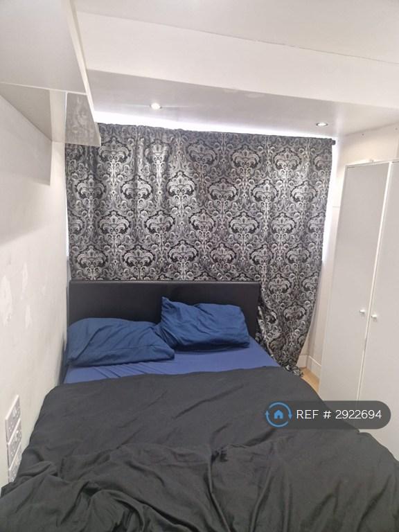 1 bedroom in Danbury Crescent, South Ockendon, RM15 (#2922694)