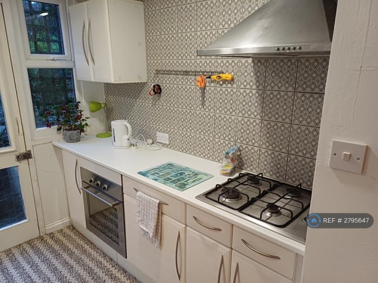 1 bedroom flat in Grange Road, Ramsgate, CT11 (1 bed) (#2795647)