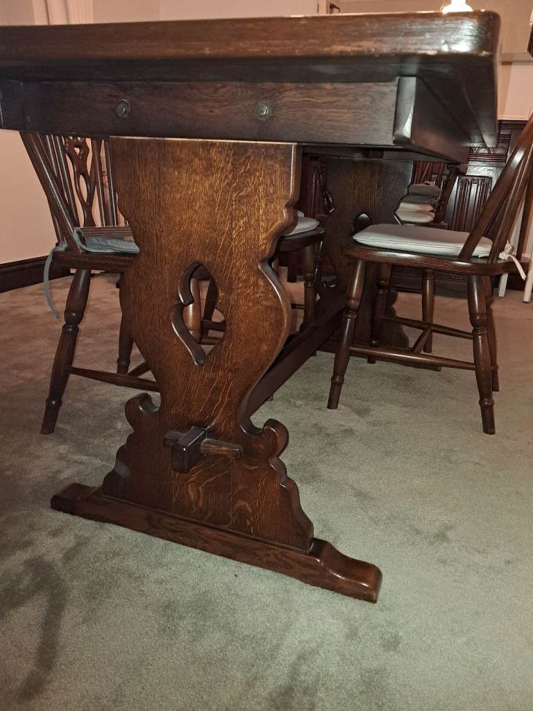 Hard Wood Dining Room Table And Chairs 