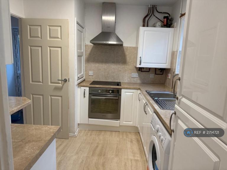 3 bedroom house in Cross Farm Road, Birmingham, B17 (3 bed) (#2714721)