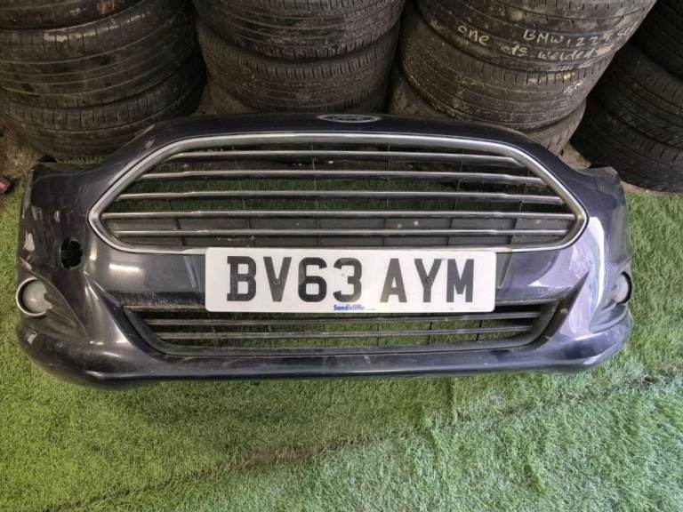 FORD FIESTA MK7  FRONT BUMPER IN GREY!