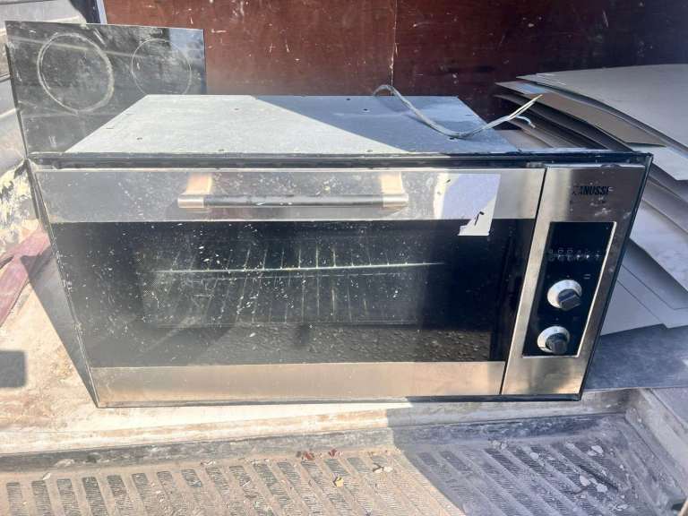 Zanussi Built-In Electric Oven – Working Condition – Free Collection